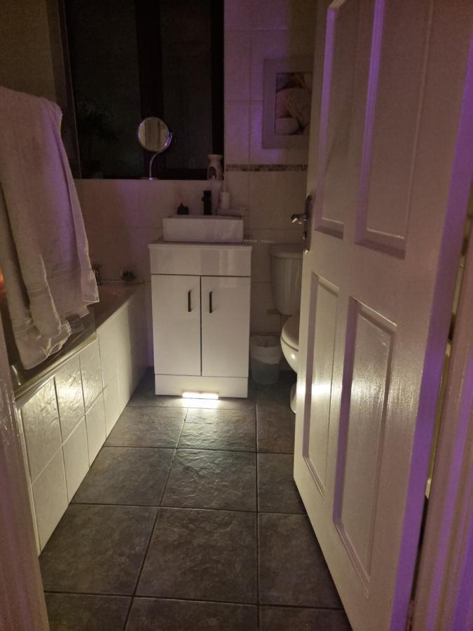 Private Room City Skyline And Mountain Views Close Too Belfast Centre And Airports Free Parking Εξωτερικό φωτογραφία