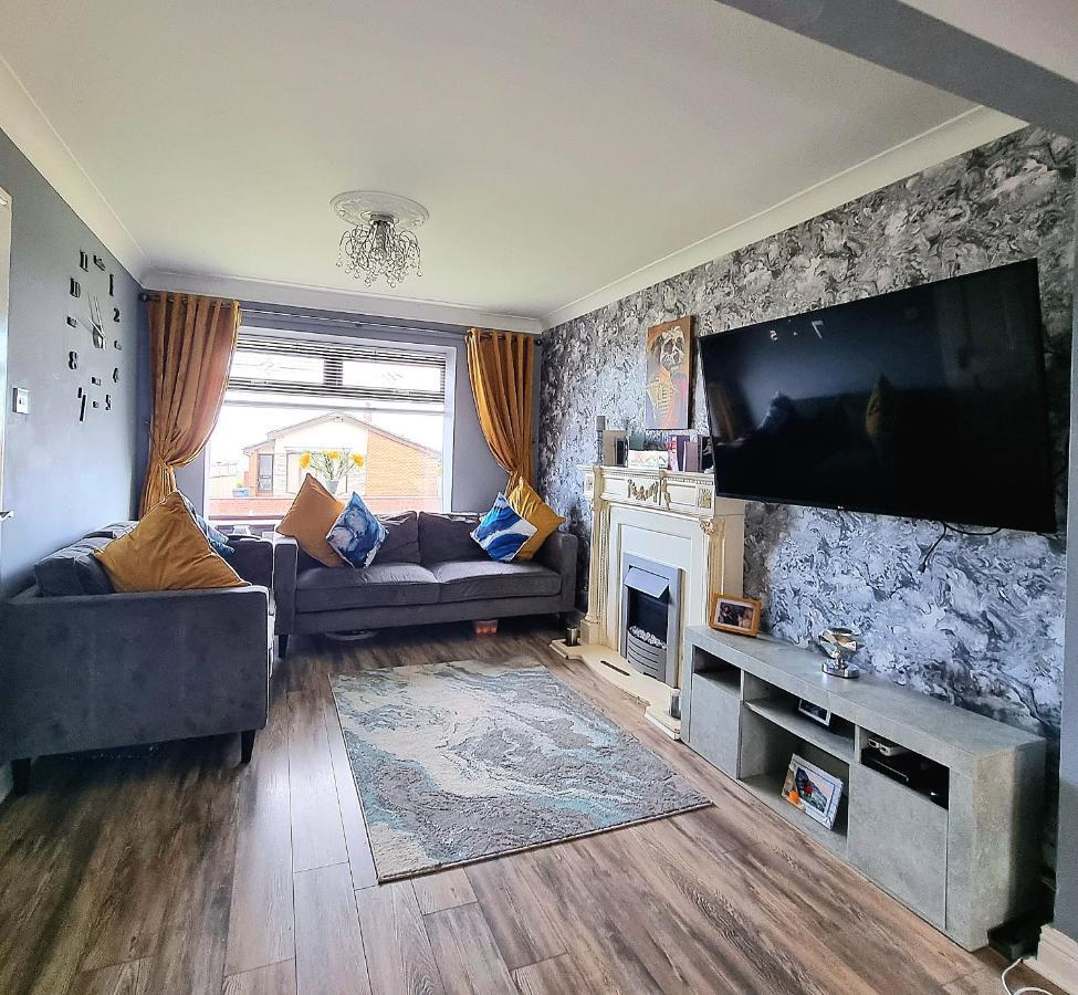 Private Room City Skyline And Mountain Views Close Too Belfast Centre And Airports Free Parking Εξωτερικό φωτογραφία