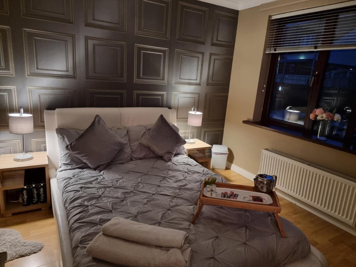 Private Room City Skyline And Mountain Views Close Too Belfast Centre And Airports Free Parking Εξωτερικό φωτογραφία